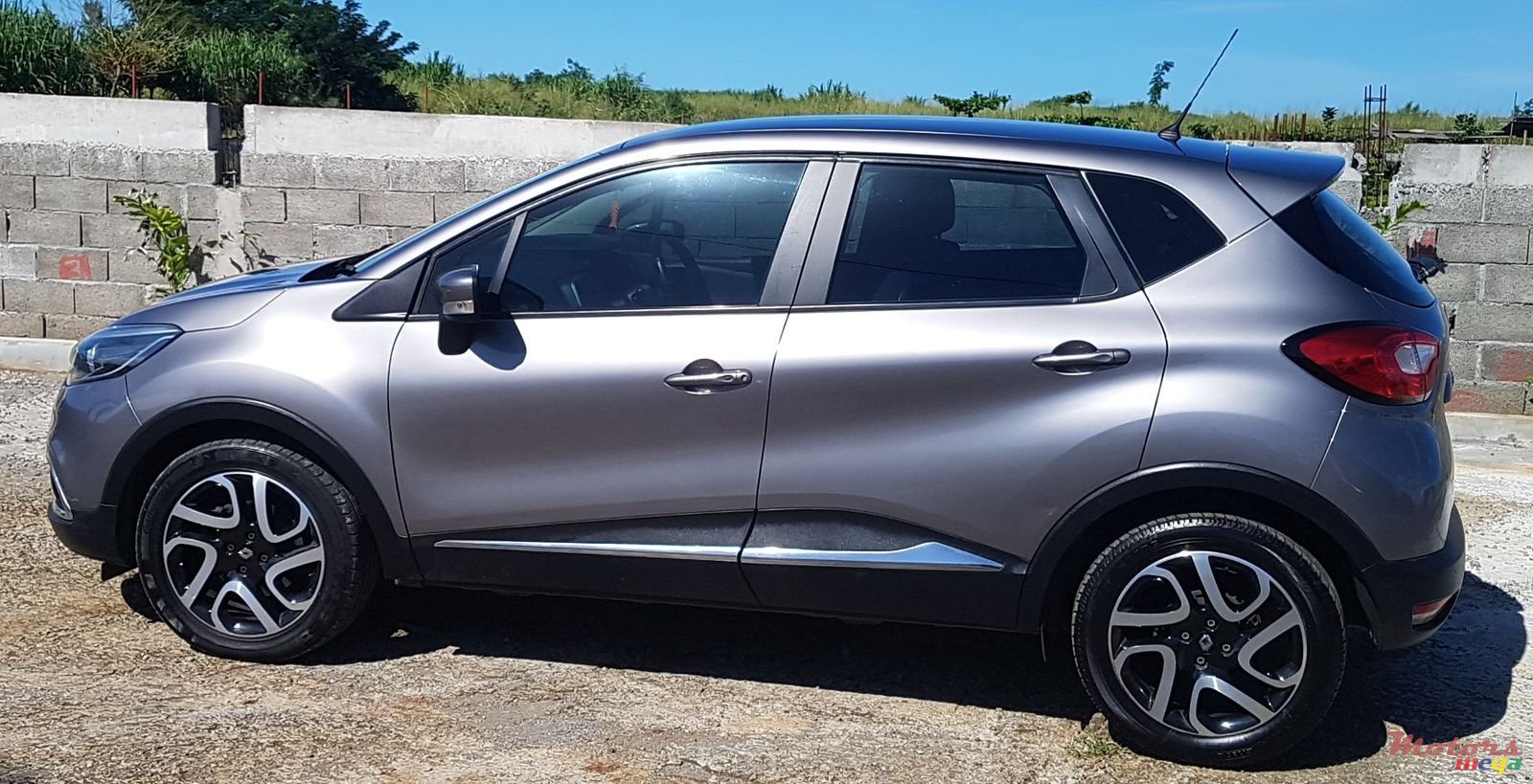 2015' Renault Captur 1.2 tce photo #2