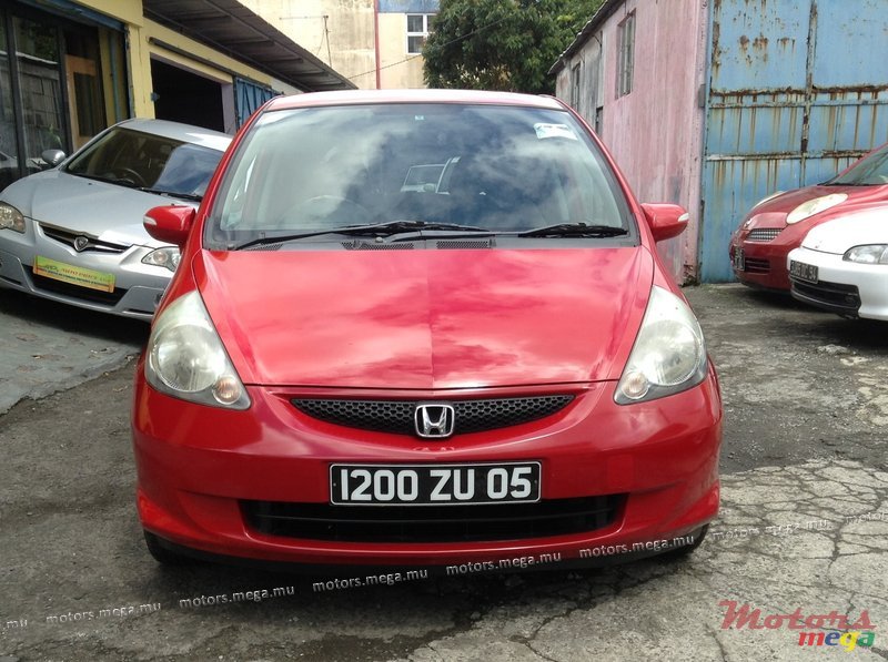 2005' Honda Fit photo #1