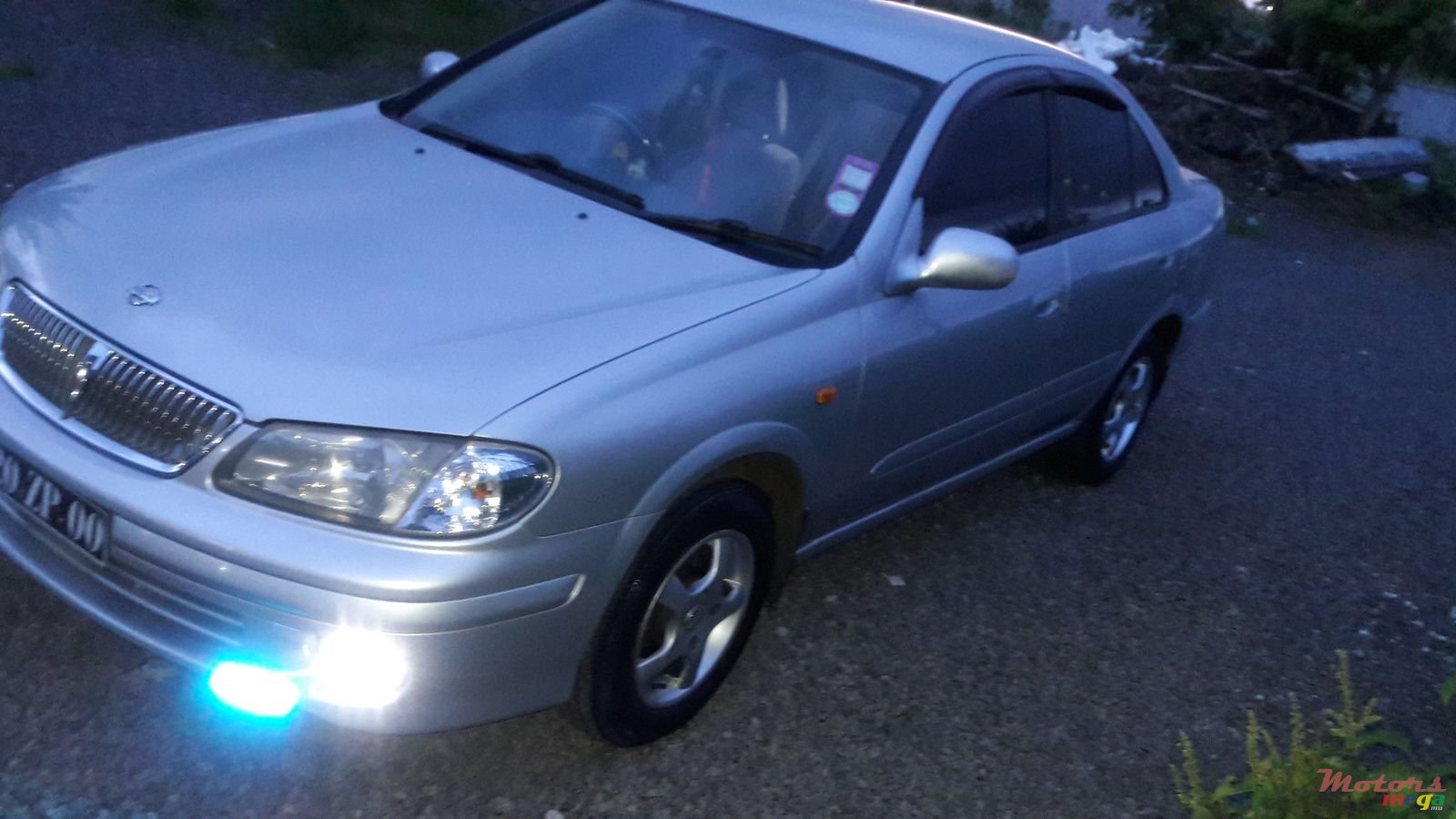 2000' Nissan Sunny photo #5