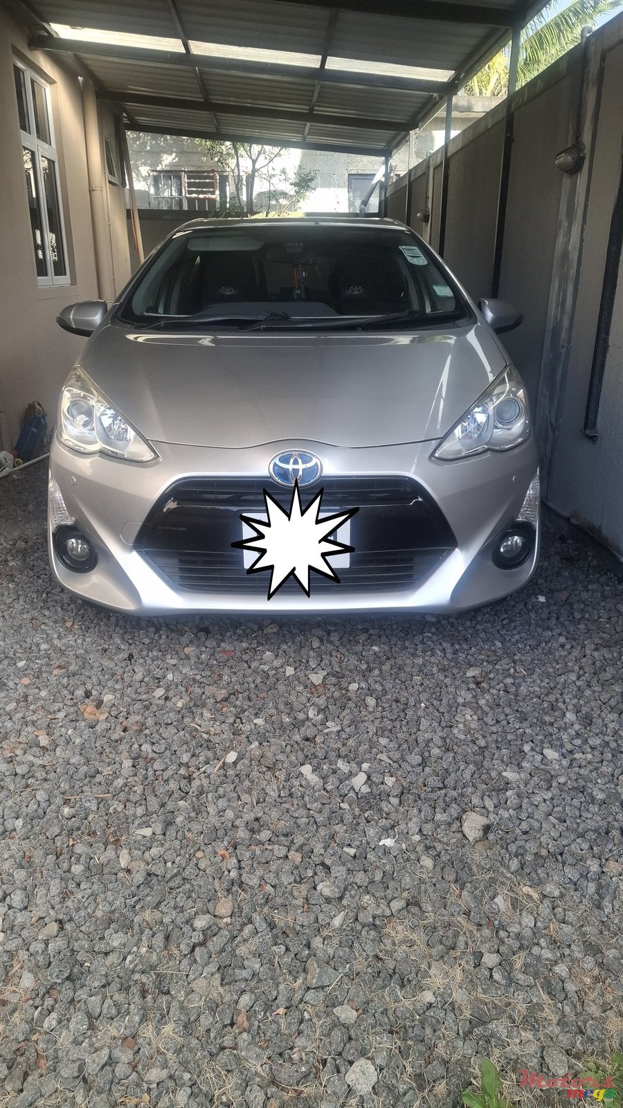 2016' Toyota Aqua photo #2