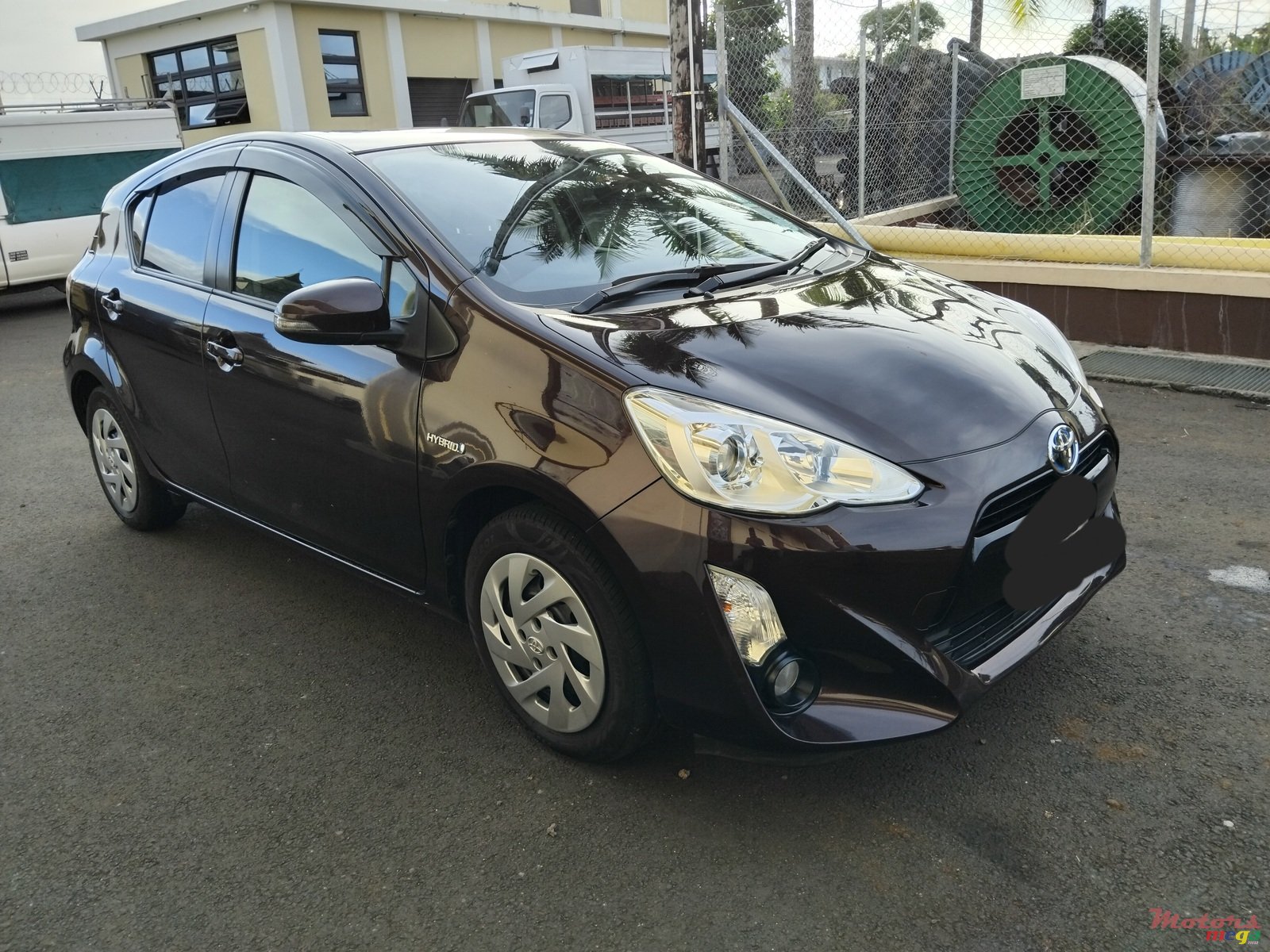 2016' Toyota Aqua photo #3