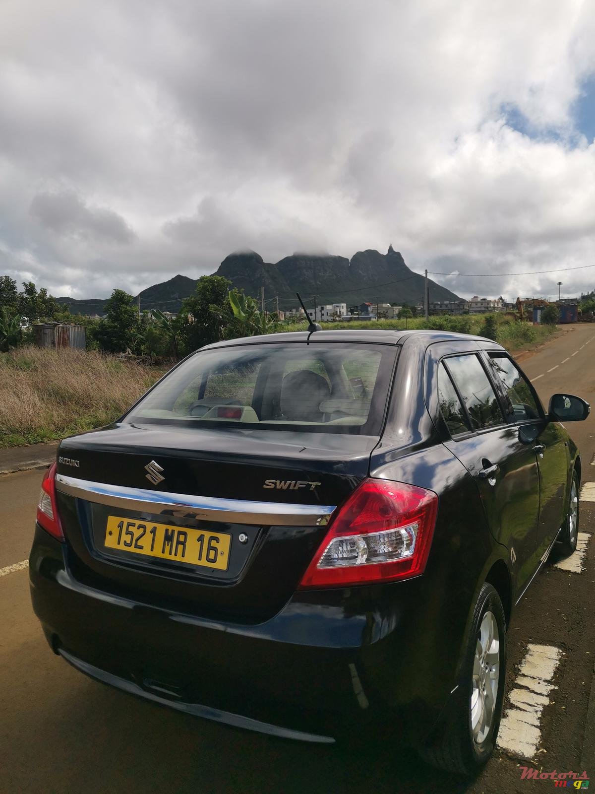 2016' Suzuki Dzire photo #1