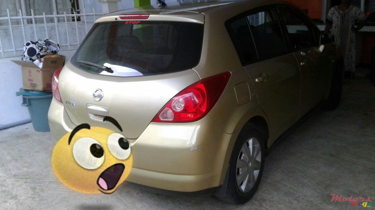 2006' Nissan Tiida photo #1