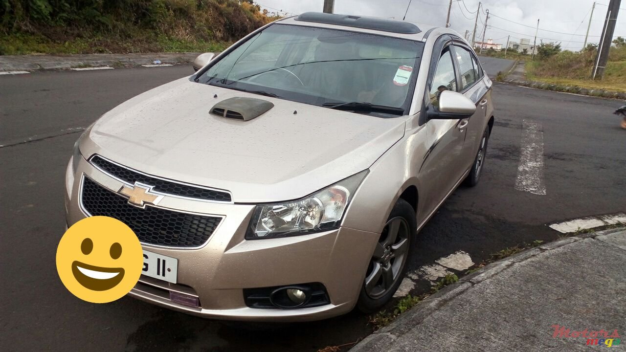 2011' Chevrolet Cruze photo #1