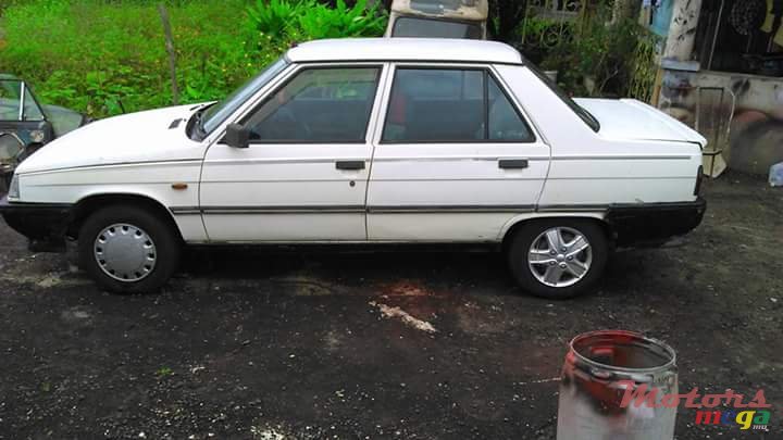 1989' Renault 9 photo #6
