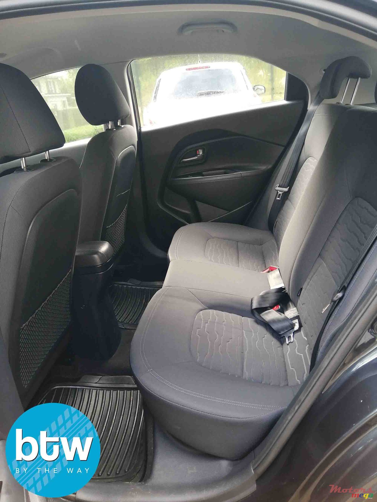 2013' Kia Rio photo #3