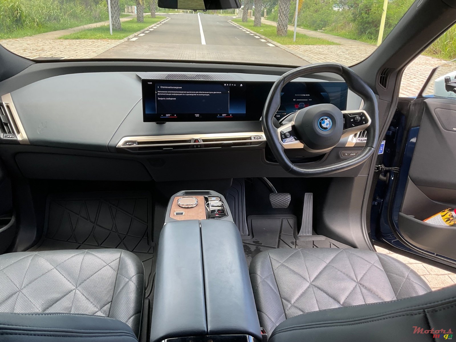 2021' BMW iX Sport Interior Design Suite photo #6