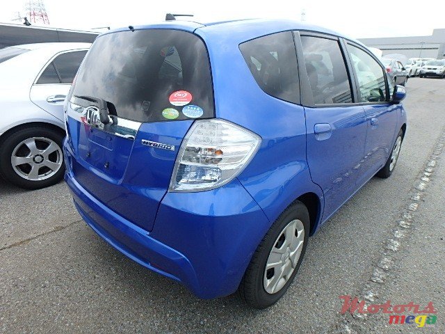 2012' Honda Fit Hybrid photo #2