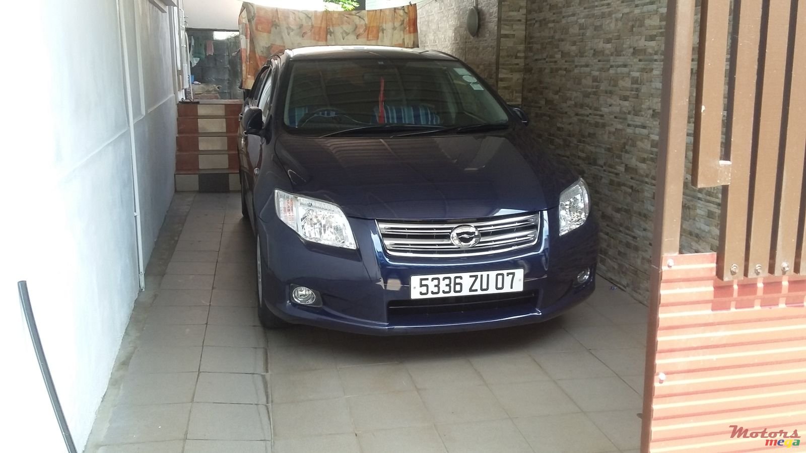 2007' Toyota Axio photo #2