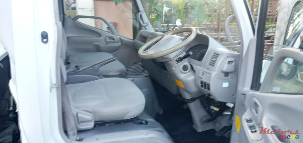 2009' Toyota photo #6