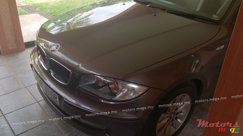 2008' BMW 1 Series 5 Door photo #1