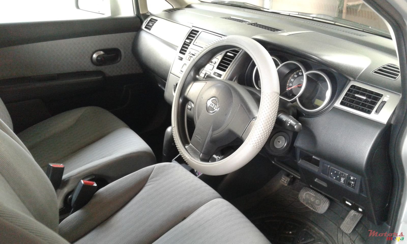 2007' Nissan Tiida photo #5