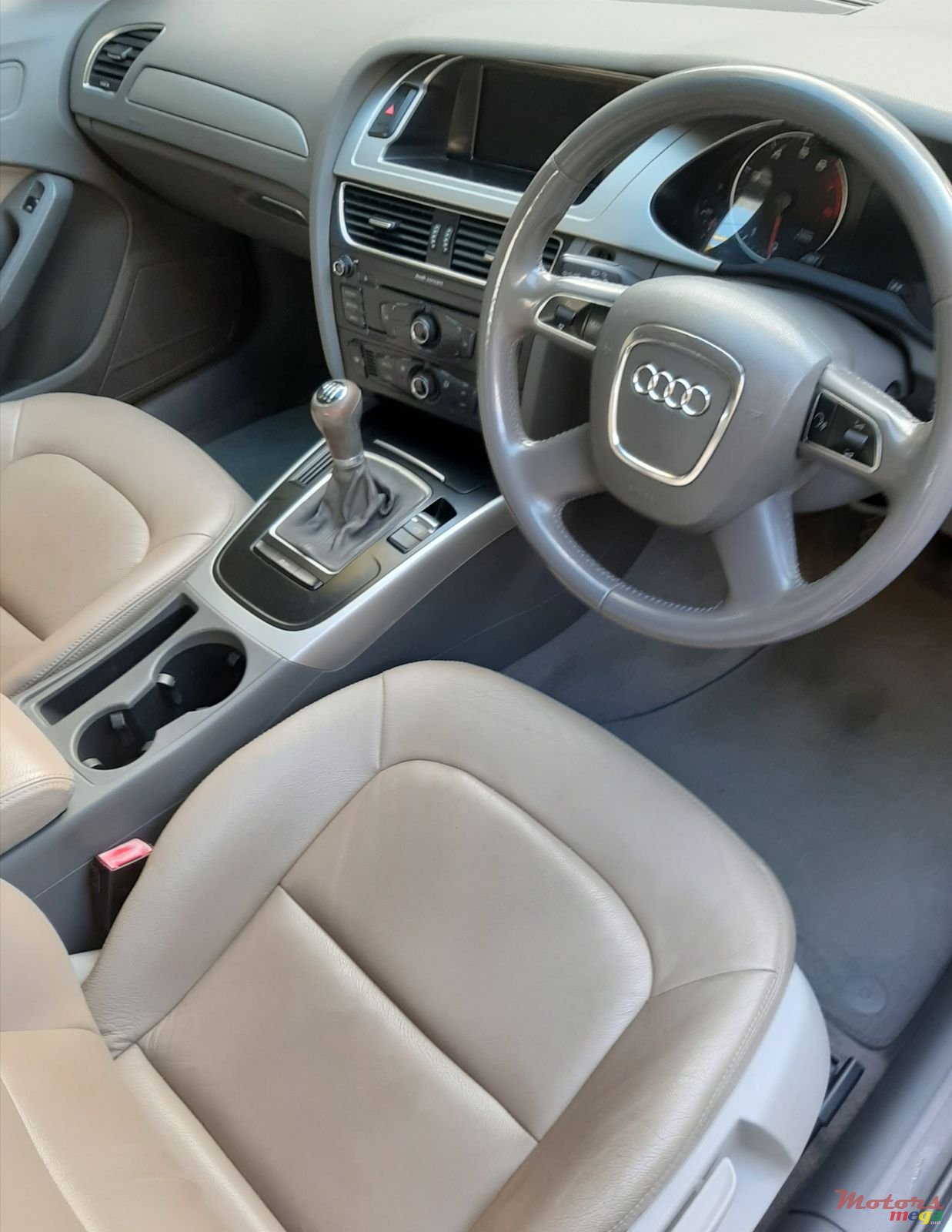 2012' Audi A4 photo #7