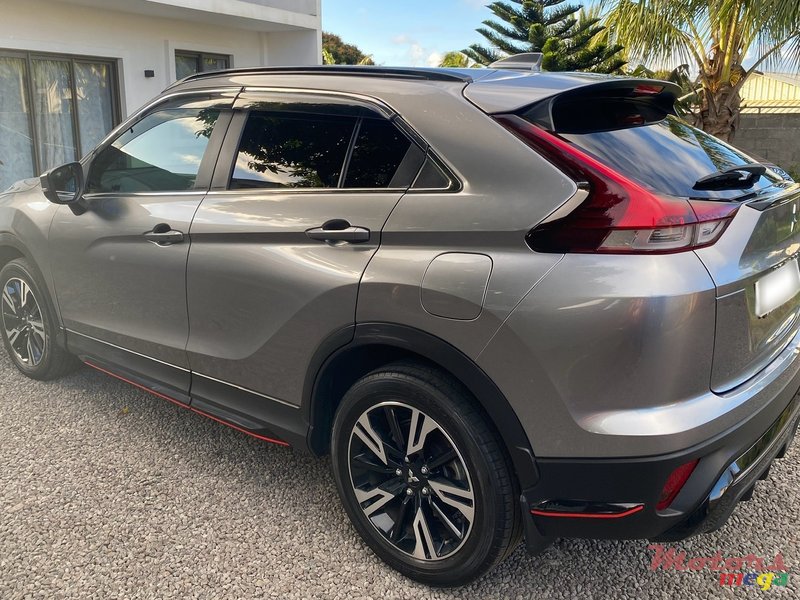 2021' Mitsubishi Eclipse Cross SUV photo #3