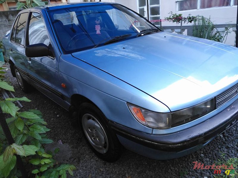 1990' Mitsubishi Lancer GLX photo #3