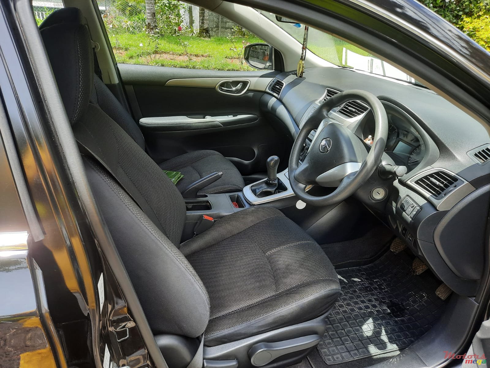 2013' Nissan Sentra photo #4