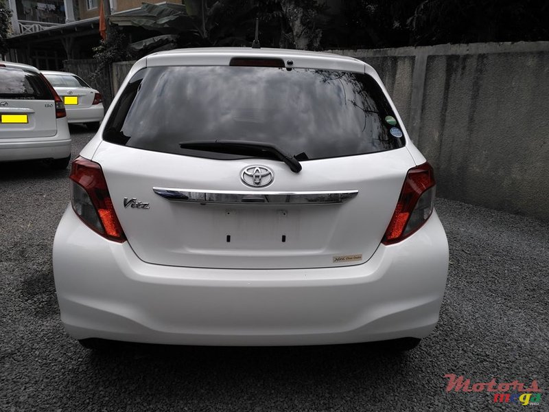 2013' Toyota Vitz photo #3