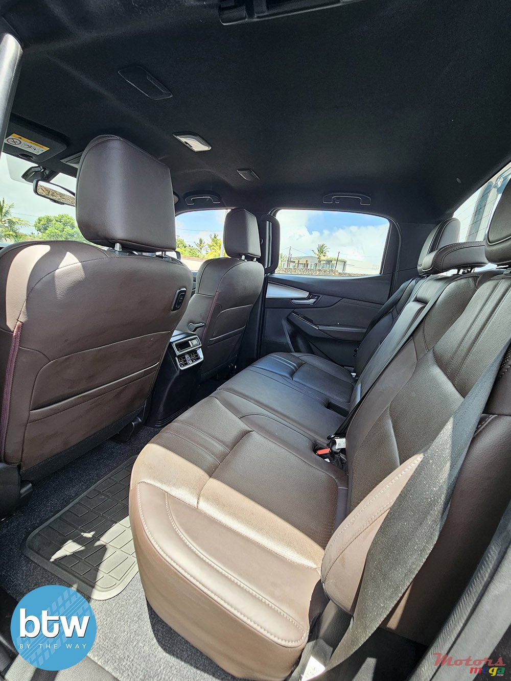 2023' Mazda BT-50 SIGNATURE photo #5