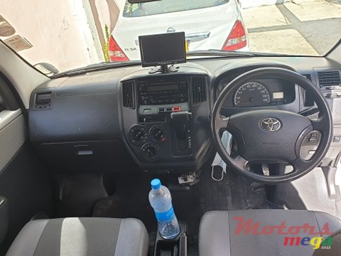 2011' Toyota Town Ace photo #2