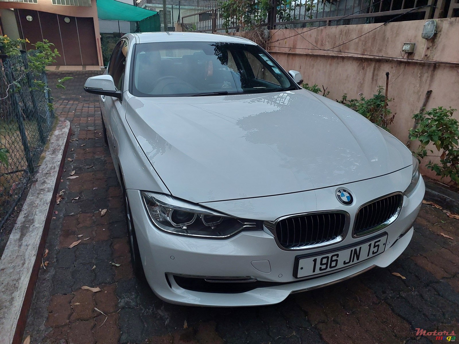 2015' BMW 320 photo #3