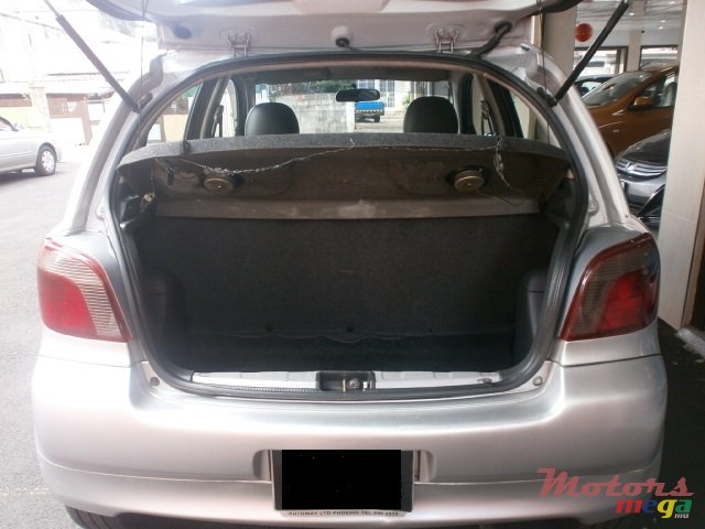 2000' Toyota Vitz photo #4