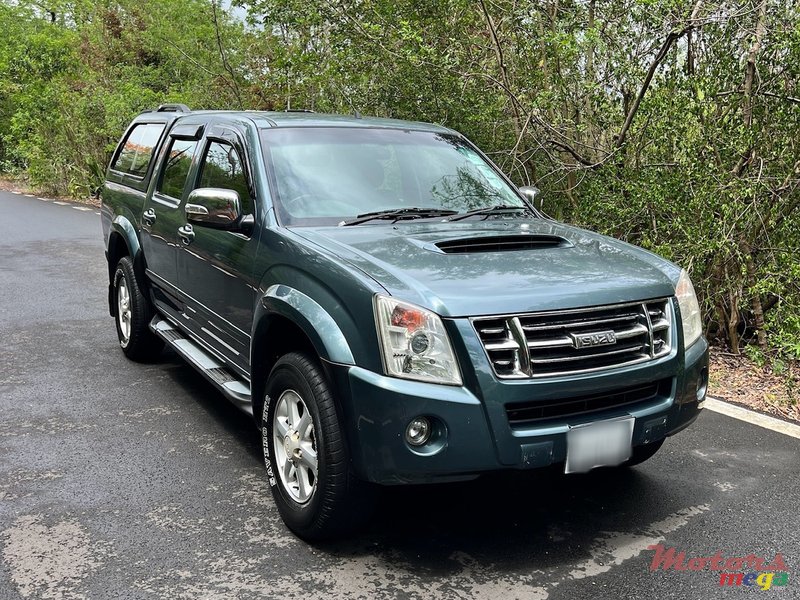 2010' Isuzu D-Max photo #2