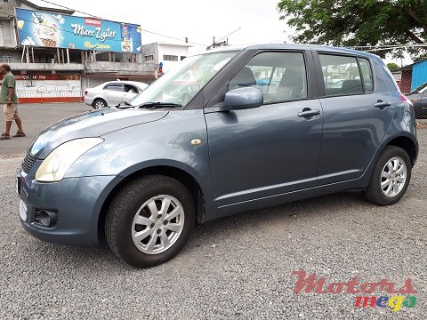 2009' Suzuki Swift photo #1