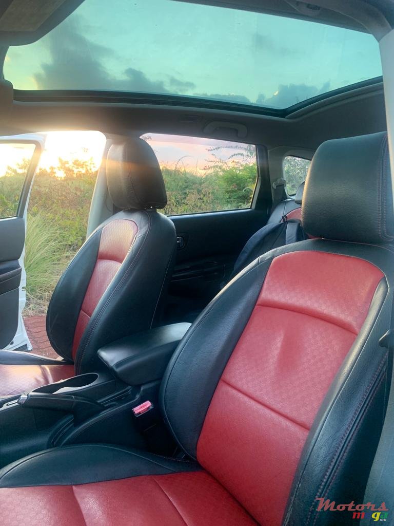 2011' Nissan Qashqai+2 photo #4