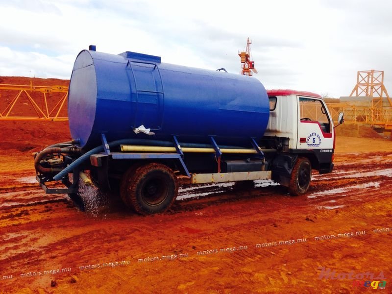 1993' Mitsubishi photo #2