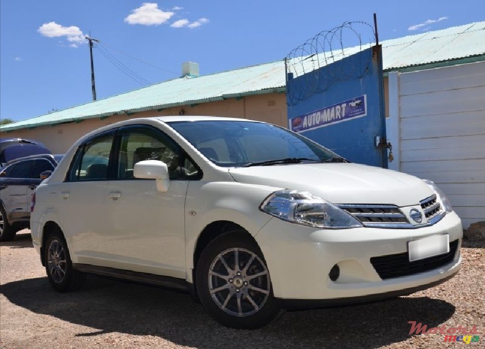 2008' Nissan Tiida photo #1