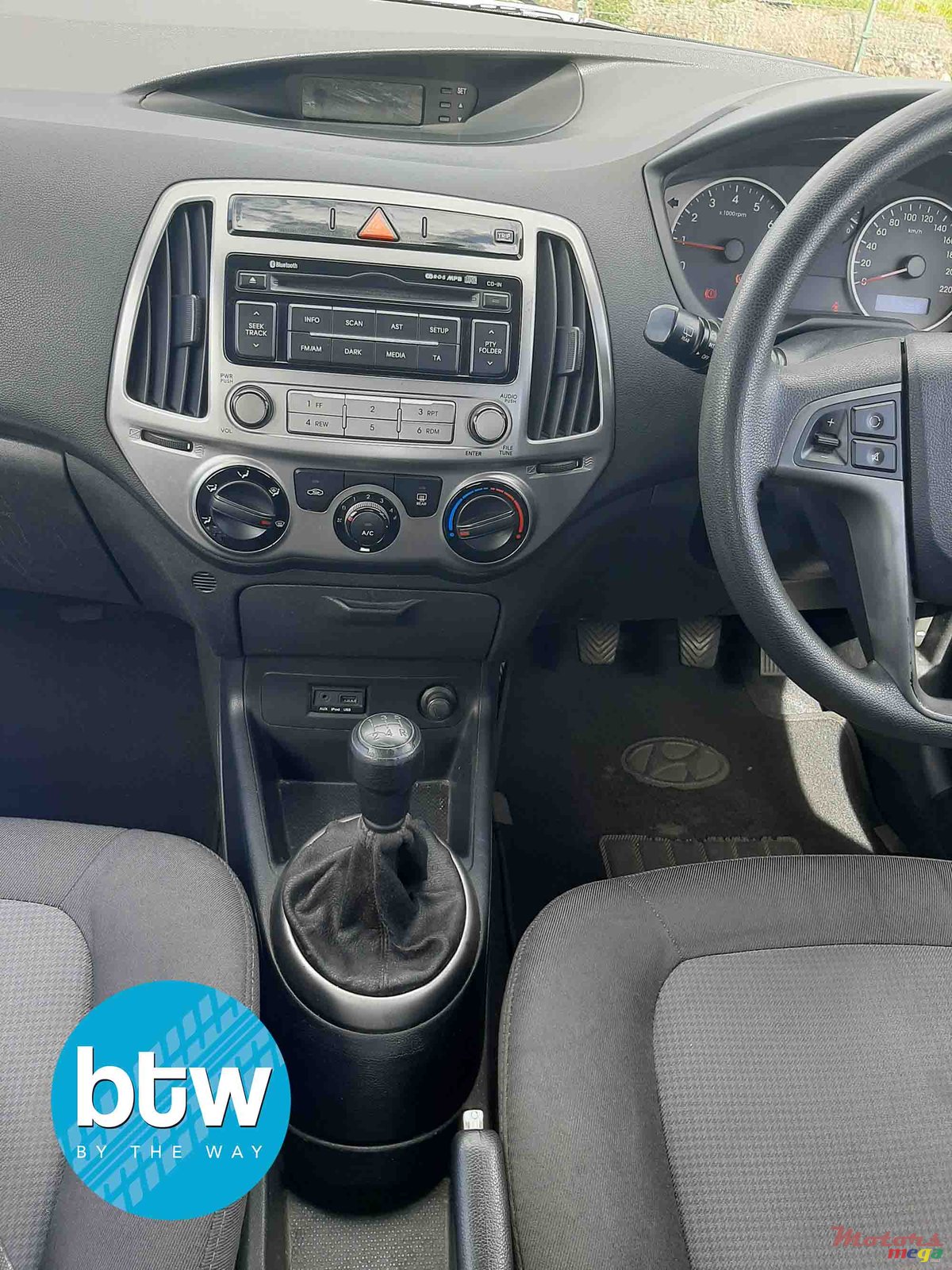 2014' Hyundai i20 photo #6