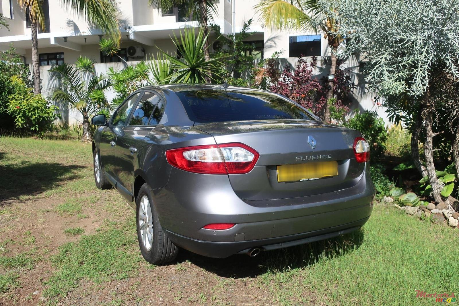 2014' Renault Fluence photo #2