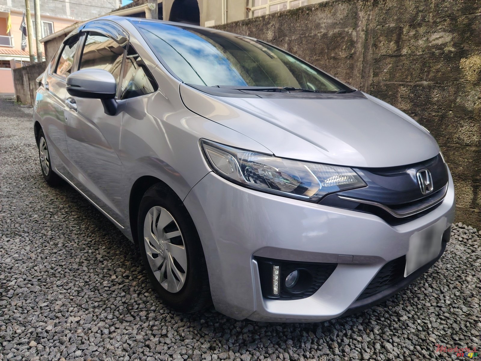 2015' Honda Fit essence auto photo #2