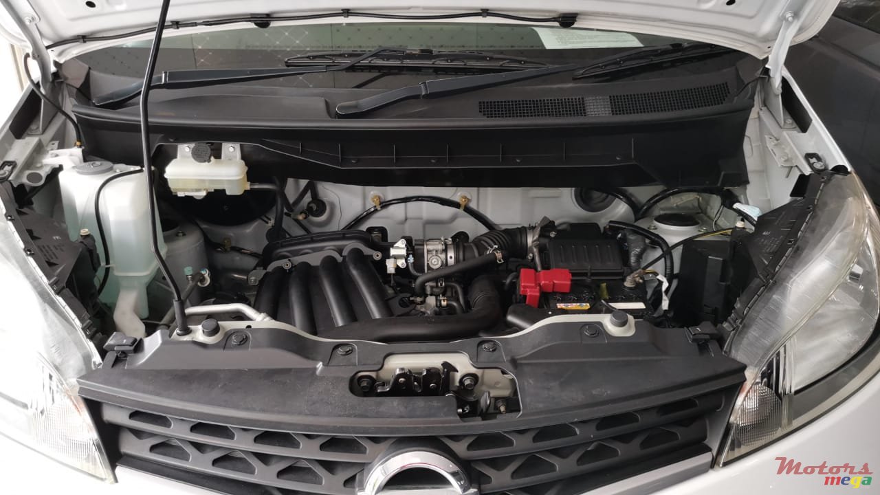 2017' Nissan NV 200 photo #2