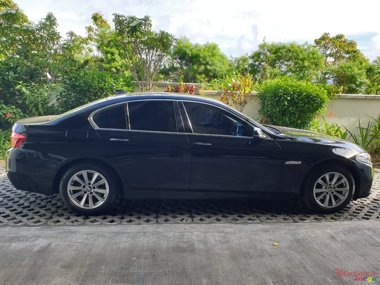 2016' BMW 520 photo #6