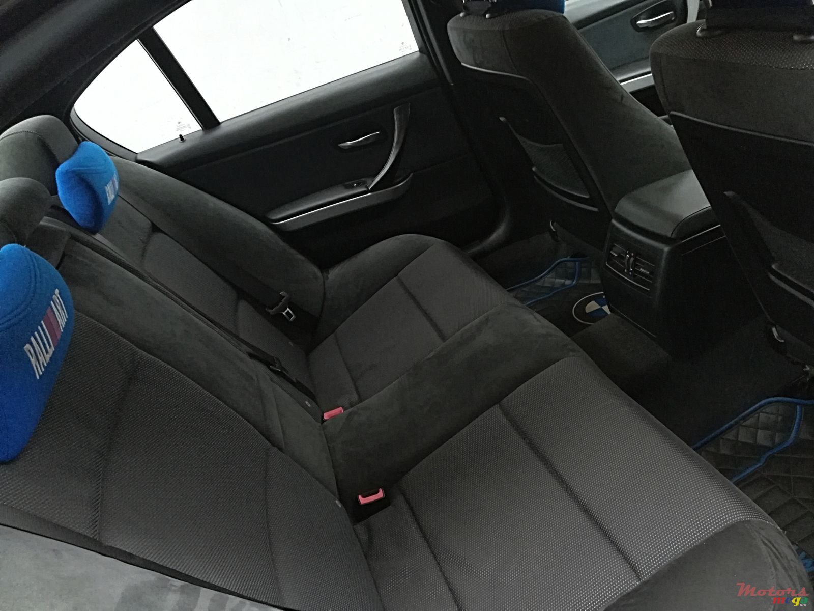 2009' BMW 318 photo #7