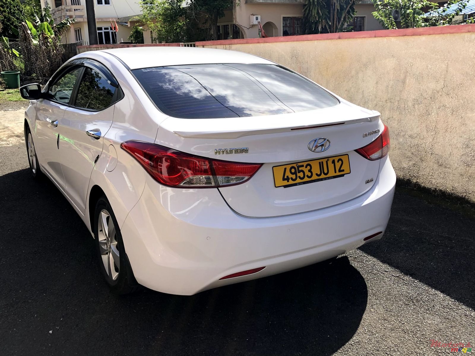 2012' Hyundai Elantra GLS photo #3