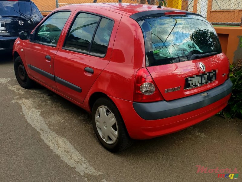 2005' Renault Clio photo #2