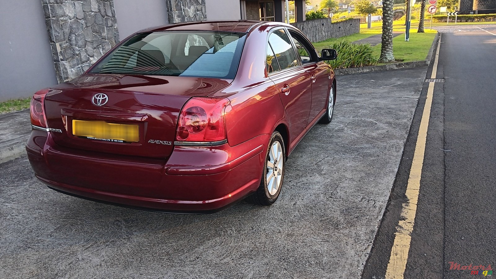2005' Toyota Avensis photo #1