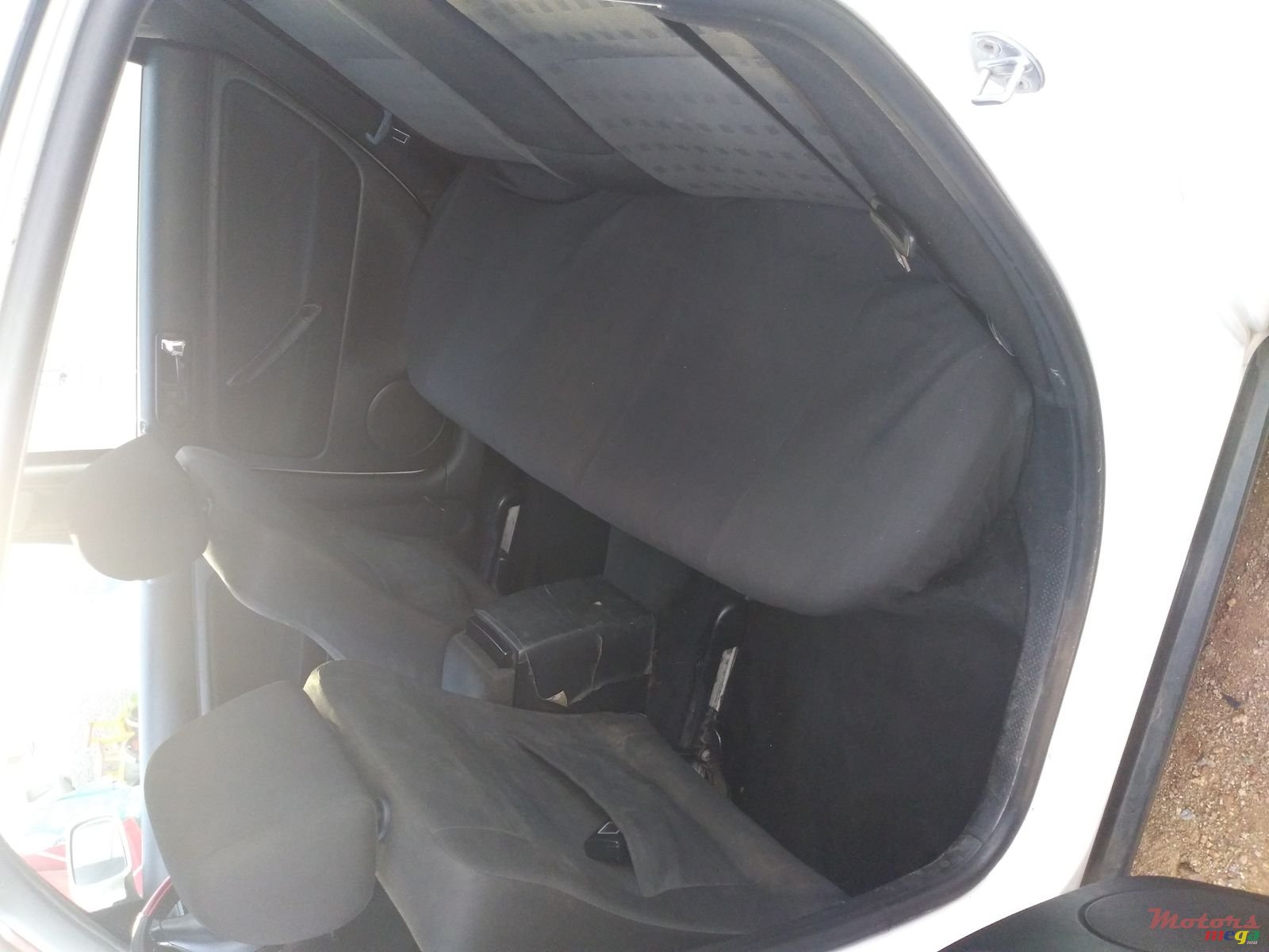 2003' Volkswagen Passat photo #5