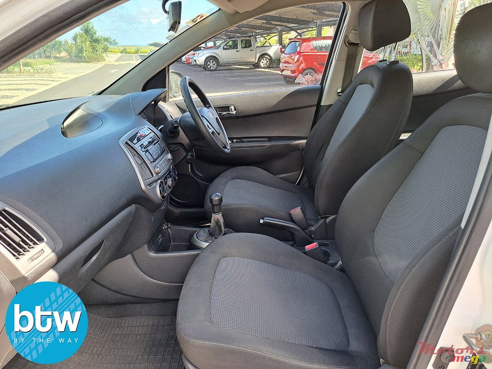 2015' Hyundai i20 photo #5