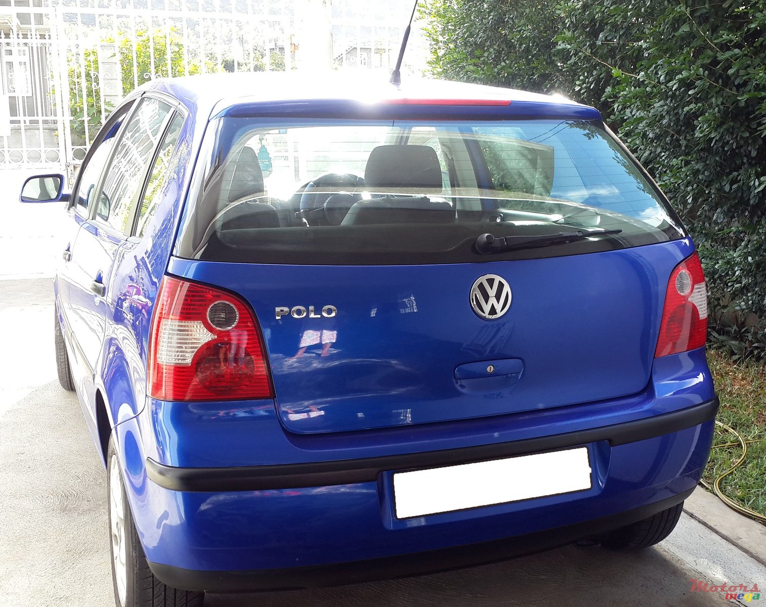 2002' Volkswagen Polo photo #2