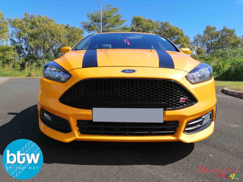2015' Ford Focus ST photo #7