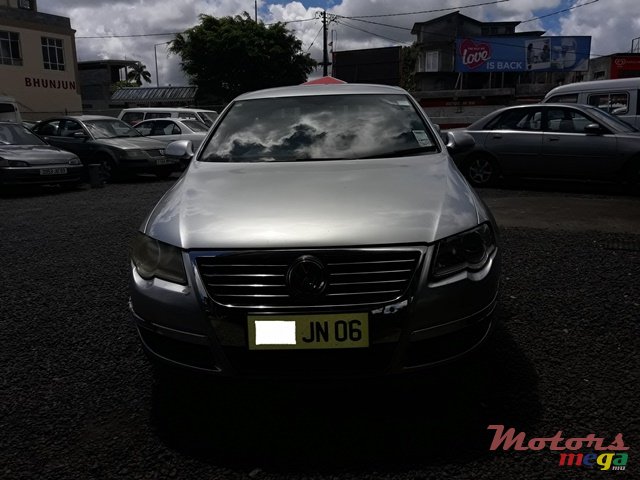 2006' Volkswagen Passat photo #5