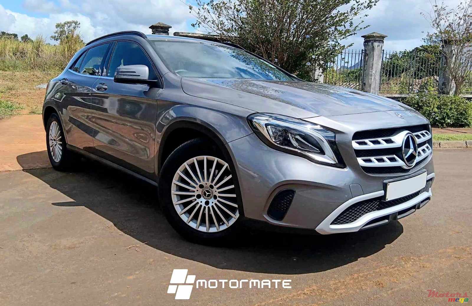2020' Mercedes-Benz GLA 180 1.6 photo #1