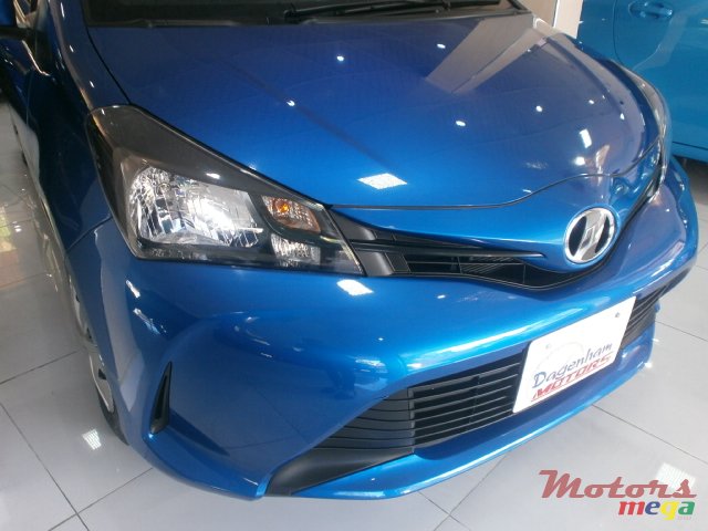 2016' Toyota Vitz photo #6