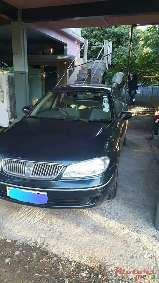 2004' Nissan Sunny photo #2