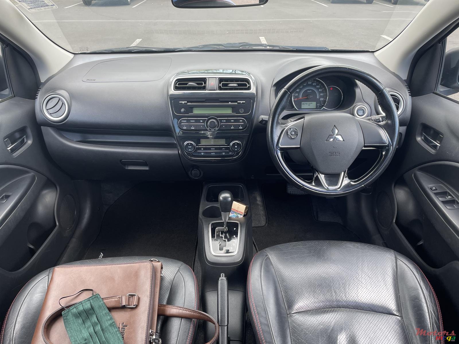 2016' Mitsubishi photo #6