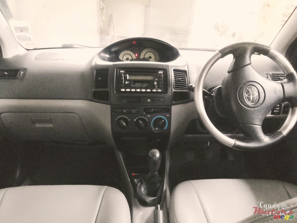 2004' Toyota no photo #3