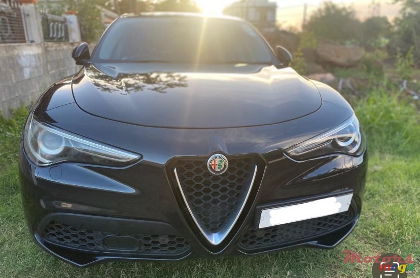 2018' Alfa Romeo Stelvio Q4 photo #5